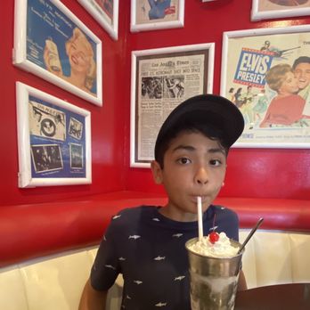 Cool Cat Cafe - Burgers Near Me - Kihei, Hawaii