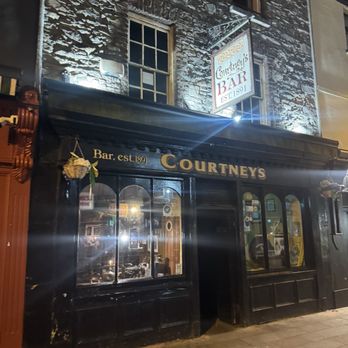 Courtneys Bar - Pubs Near Me - Killarney, Kentucky Courtneys Bar - Pubs Near Me - Killarney, Kentucky
