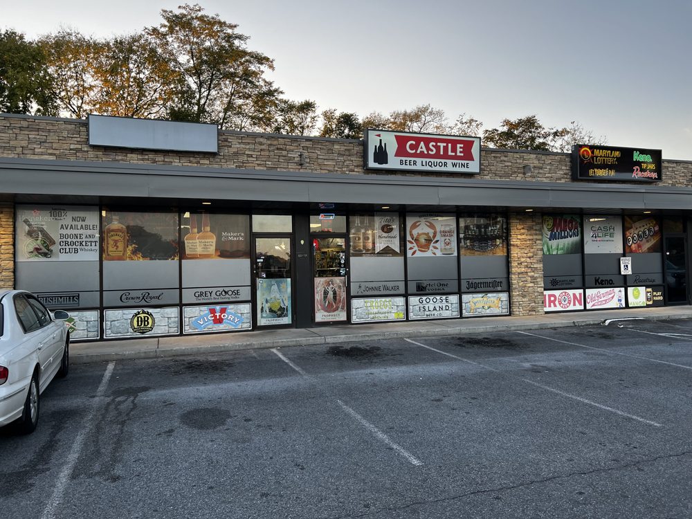 Castle Liquors Logo