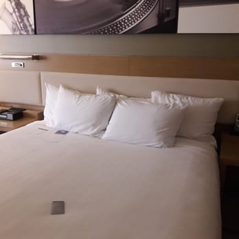 Hyatt Regency Austin - Our hotel room: large, king size bed - Hotels Near Me - Austin, Texas Hyatt Regency Austin - Our hotel room: large, king size bed - Hotels Near Me - Austin, Texas
