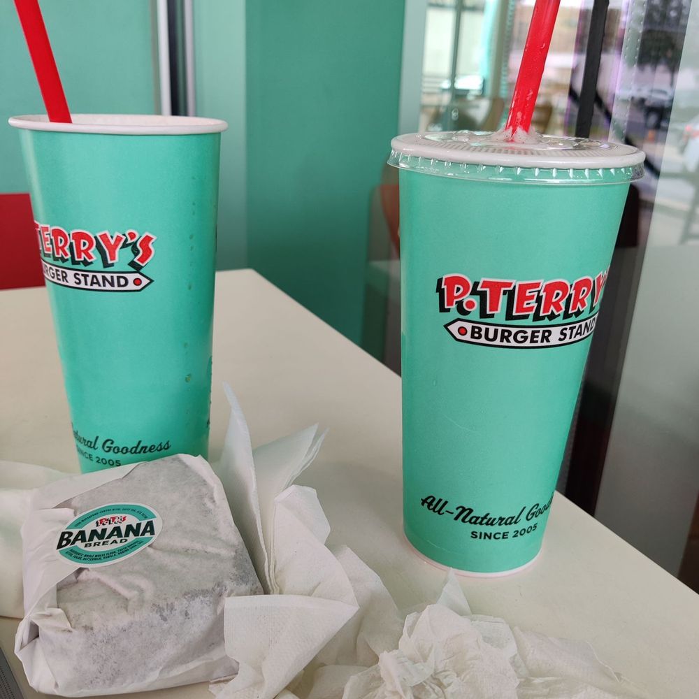 P. Terry's Burger Stand - Drinks on an outdoor table - Burgers Near Me - Austin, Texas