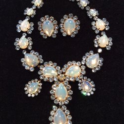Tulip's Antiques & Consignments - Mariam Haskell