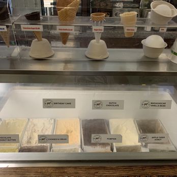Brown Cow Ice Cream Parlor - Ice cream - Ice Cream & Frozen Yogurt Near Me - Forest Park, Illinois