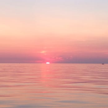 Sailing South Haven - Sunset in South Haven - Boat Charters Near Me - South Haven, Michigan Sailing South Haven - Sunset in South Haven - Boat Charters Near Me - South Haven, Michigan