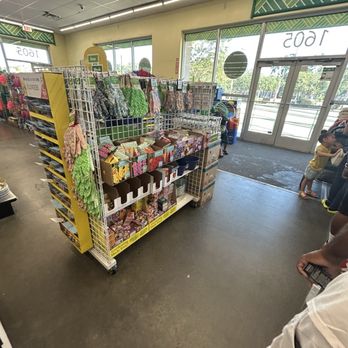Dollar Tree - Discount Store Near Me - Tampa, Florida