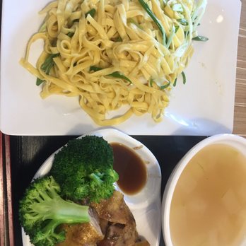 Mom's Recipe Chicken - Chinese Near Me - Mississauga, Ontario