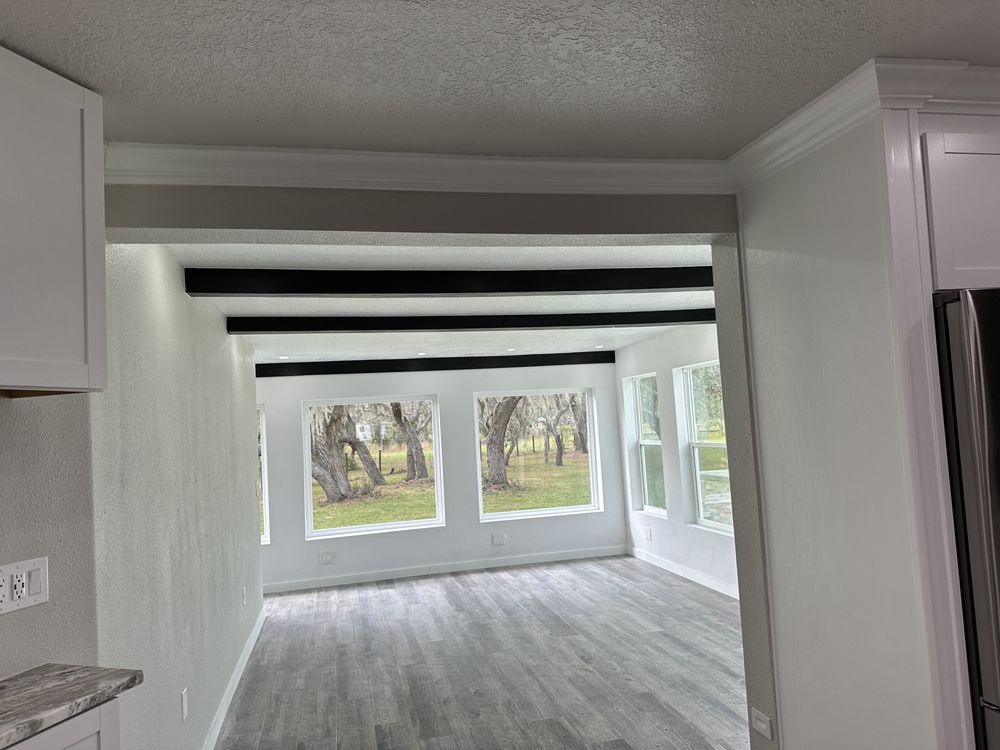 Slide of Elliotts Elite Home Solutions