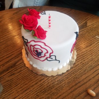 Lido - The cake looks gorgeous - Italian Near Me - New York, New York