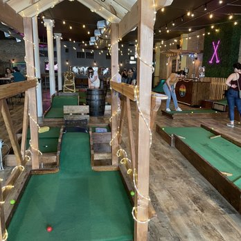 Big Mini Putt Club - Mini Golf Near Me - Chicago, Illinois