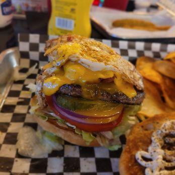 BrewBurgers Back Porch - Burgers Near Me - Venice, Florida