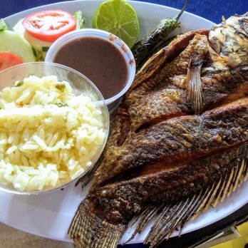 Seydi's Pupuseria & Grill - Pescado frito con arroz y ensalada - Salvadoran Near Me - Phoenix, Arizona Seydi's Pupuseria & Grill - Pescado frito con arroz y ensalada - Salvadoran Near Me - Phoenix, Arizona