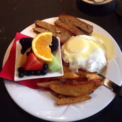 The Oakwood - Traditional egg Benedict special ($6.99) plus sausage!