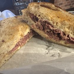 Juniors Nyc Deli - Pastrami Reuben