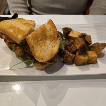 Bloom Bistro - Chicken club sandwich with home fries - Bistros Near Me - Barrie, Ontario
