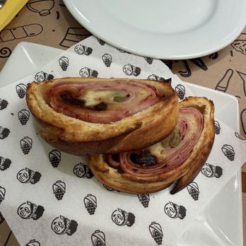 La Cachapera BCN - Latin American Near Me - Barcelona, B