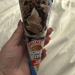 Corner Conoco - Drumstick King Size makes up for the weird parking.