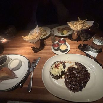 Houston's Restaurant - Delicious - Steakhouses Near Me - Pasadena, California Houston's Restaurant - Delicious - Steakhouses Near Me - Pasadena, California