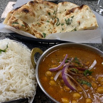 Mumbai Grill - Chana Masala and Garlic Naan - Indian Near Me - Greenwood, Indiana