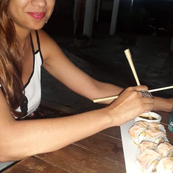 Ryu Sushi Ceviche - Los PAssion Roll con mango y salmon - Sushi Bars Near Me - Castelar, C Ryu Sushi Ceviche - Los PAssion Roll con mango y salmon - Sushi Bars Near Me - Castelar, C