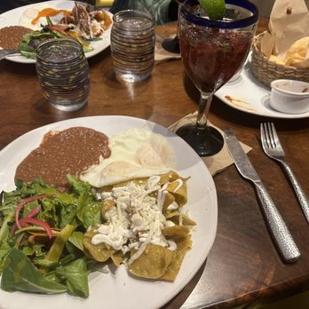 Mi Corazon Mexican Cuisine - Chilaquiles verdes, a refreshing mescal drink with blackberries and mint - Mexican Near Me - Cannon Beach, Oregon