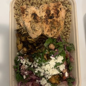 Quinoa Kitchen - Wild Salmon Bowl - Juice Bars & Smoothies Near Me - Brooklyn, New York
