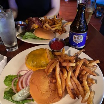 Onieals - Onieal's Famous and Wall Streeter - American Near Me - Hoboken, New Jersey