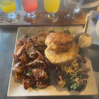 Toast - Omelette potatoes and biscuit - Breakfast & Brunch Near Me - Temecula, California