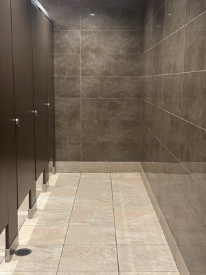 Showcase SuperLux Chestnut Hill by null