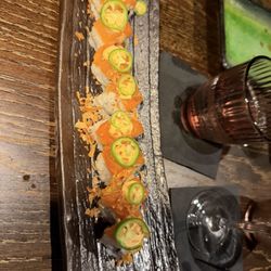 Spicy salmon roll
