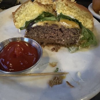 Pint + Jigger - Juicy burger! - Beer Bar Near Me - Honolulu, Hawaii Pint + Jigger - Juicy burger! - Beer Bar Near Me - Honolulu, Hawaii