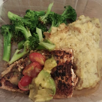 City Slicker Cafe - Salmon w/ "broccolini" (regular broccoli in this case) & terrible mashed potatoes. - New American Near Me - Somerville, Massachusetts