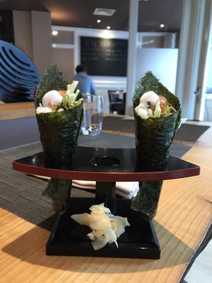 En Japanese kitchen & Sake bar by null