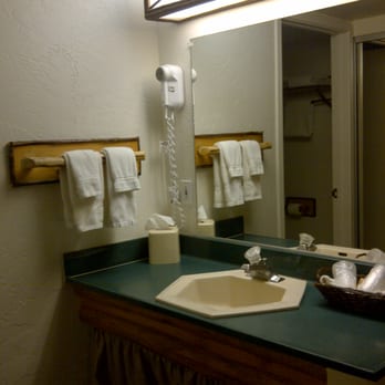 Holiday Inn The Lodge at Big Bear Lake - Simple, very simple bathroom - Big Bear, CA