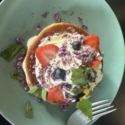 Cargo - Strawberry jam pancakes