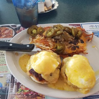 Metro Diner - crab cakes Benedict - American Near Me - St. Augustine, Florida Metro Diner - crab cakes Benedict - American Near Me - St. Augustine, Florida