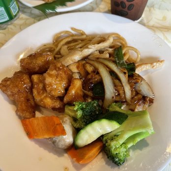 Holly's Mandarin - Orange chicken, veggies, Mongolian chicken and chicken chow mein. - Chinese Near Me - Oakland, California Holly's Mandarin - Orange chicken, veggies, Mongolian chicken and chicken chow mein. - Chinese Near Me - Oakland, California