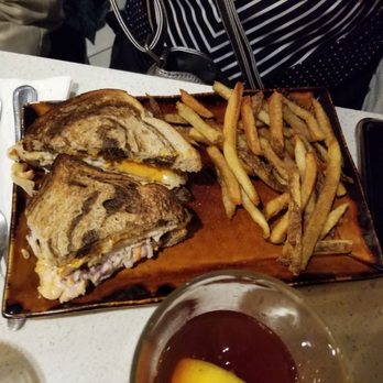 Stone Arch - American Near Me - St Paul, Minnesota