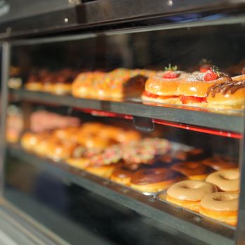 LA - Donut Truck - Next time I'm trying the strawberry donut! Yum!! - Food Trucks Near Me LA - Donut Truck - Next time I'm trying the strawberry donut! Yum!! - Food Trucks Near Me