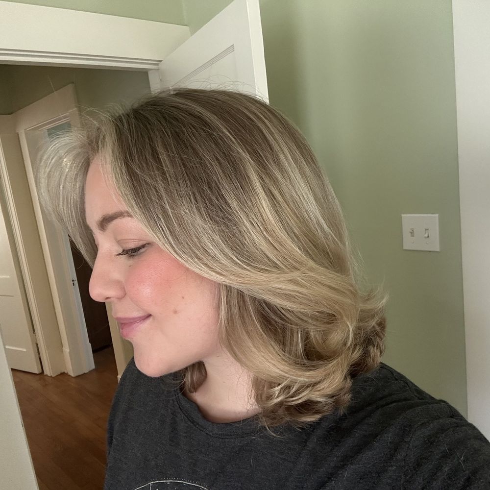 Upper Hand Salon  - Hair Salons Near Me - Houston, Texas