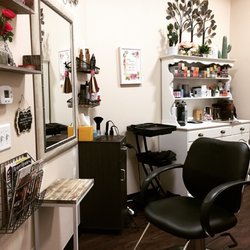 Reveal Salon - Glow Hair Beautique 2018