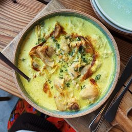 Chkmeruli : Chicken in a turmeric, garlic, cream sauce. Chkmeruli : Chicken in a turmeric, garlic, cream sauce.