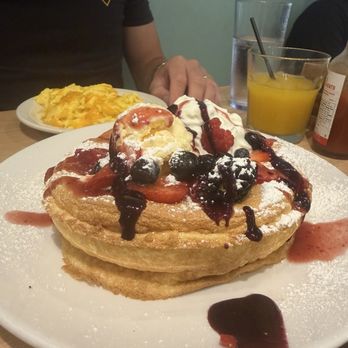 Aloha Kitchen - Very berry soufflé - Breakfast & Brunch Near Me - Honolulu, Hawaii Aloha Kitchen - Very berry soufflé - Breakfast & Brunch Near Me - Honolulu, Hawaii