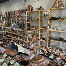 Ezentials Metaphysical Shop
