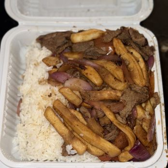 Kikiriki - Beef Lomo Saltado (~$21) - Peruvian Near Me - Union City, New Jersey Kikiriki - Beef Lomo Saltado (~$21) - Peruvian Near Me - Union City, New Jersey
