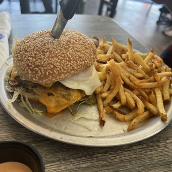 Billy Yanks - Original Billy with fresh cut fries - Whiskey Bars Near Me - Hamilton, Ohio
