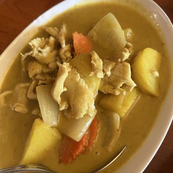 Sai Varee Thai Cuisine - Yellow Curry with chicken - Thai Near Me - Folsom, California Sai Varee Thai Cuisine - Yellow Curry with chicken - Thai Near Me - Folsom, California