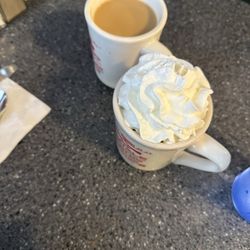 Mimi's Drive-In - Coffee and hot cocoa