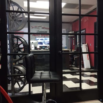 Superior Auto Styling - Office and inside waiting area - Windshield Installation & Repair Near Me - Ontario, California Superior Auto Styling - Office and inside waiting area - Windshield Installation & Repair Near Me - Ontario, California