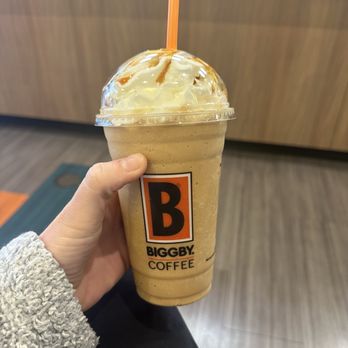 Biggby Coffee - Caramel Marvel Frozen Latte 20 oz - Coffee & Tea Near Me - Winston-Salem, North Carolina