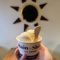 Rain or Shine Ice Cream - Peanut butter ice-cream
